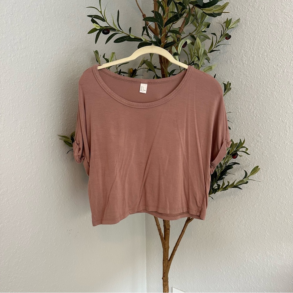 🌟 $10 or Less + BOGO on Sale Items! 🌟 H&M Women’s Relaxed Fit Cropped T-Shirt